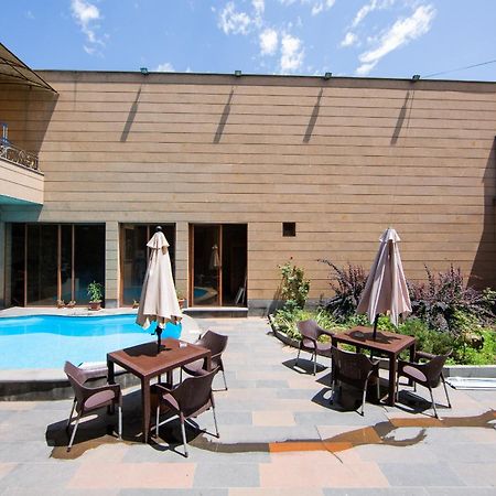 Centre Hotel-Hostel Yerevan Ngoại thất bức ảnh