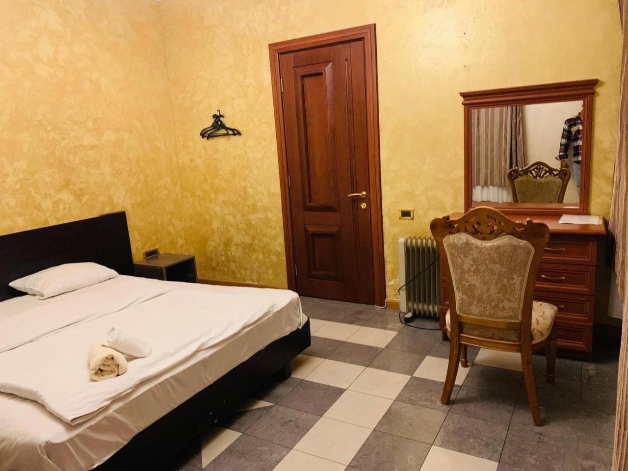 Centre Hotel-Hostel Yerevan Ngoại thất bức ảnh
