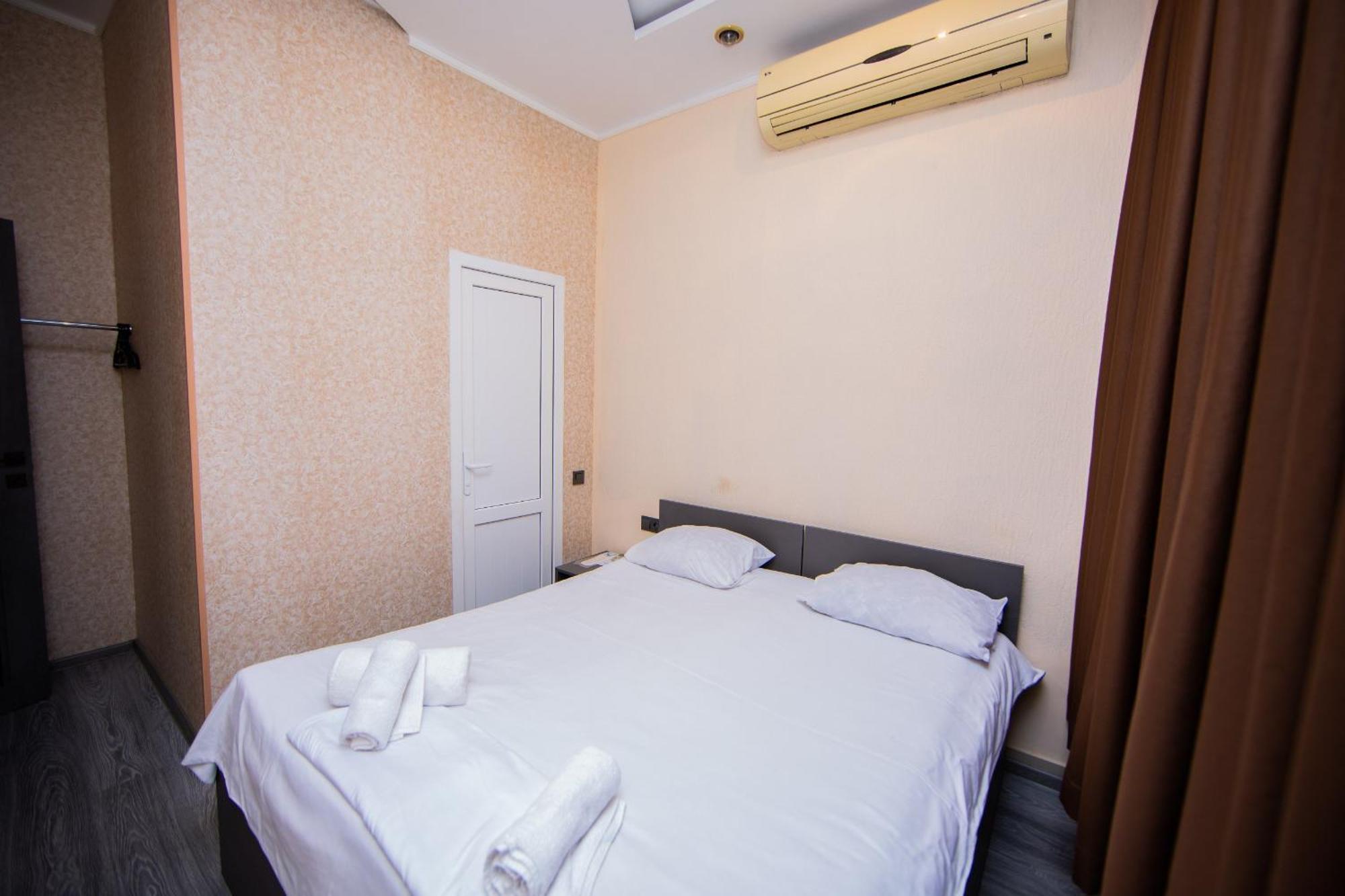 Centre Hotel-Hostel Yerevan Ngoại thất bức ảnh