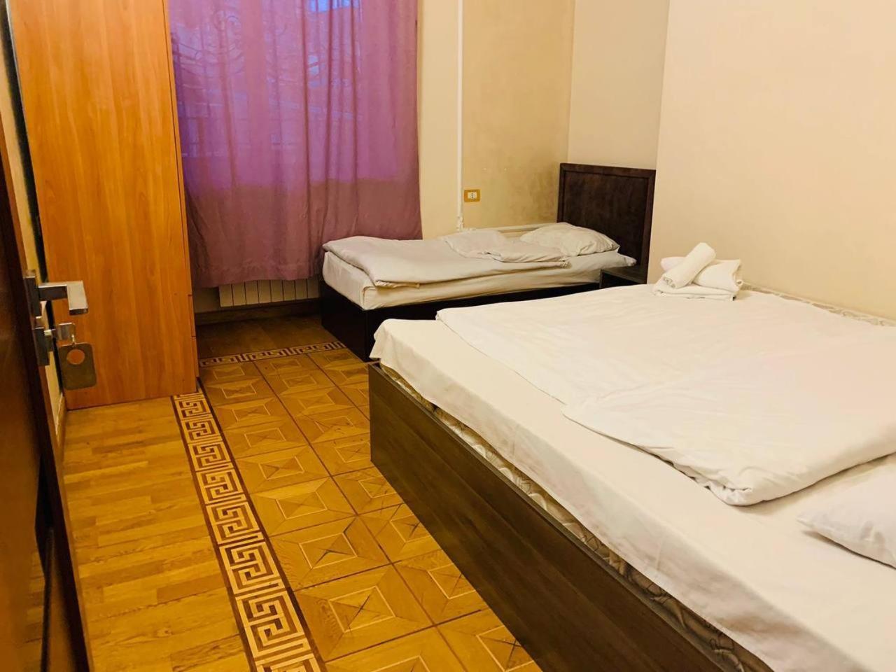 Centre Hotel-Hostel Yerevan Ngoại thất bức ảnh