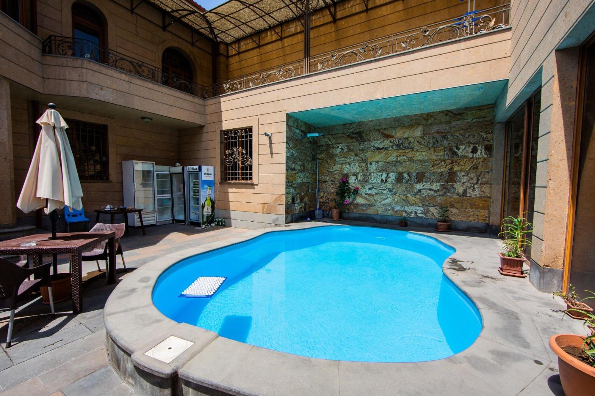 Centre Hotel-Hostel Yerevan Ngoại thất bức ảnh