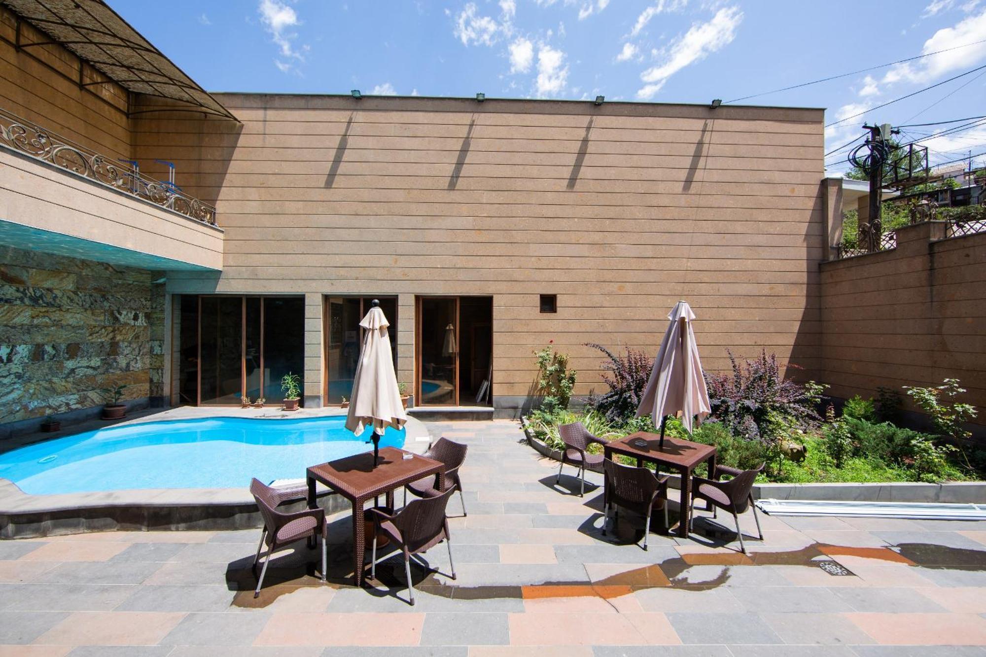 Centre Hotel-Hostel Yerevan Ngoại thất bức ảnh